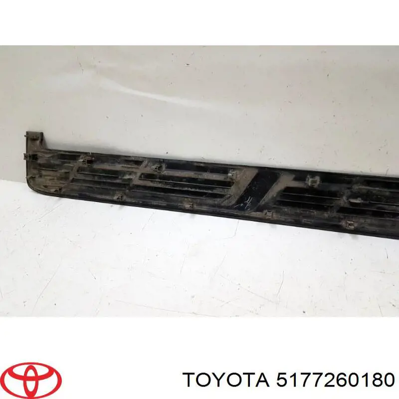 Накладка підніжки Toyota 5177260180 ціна, від 57.77 USD