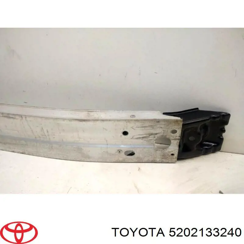 5202133240 Toyota Балка бампера переднього