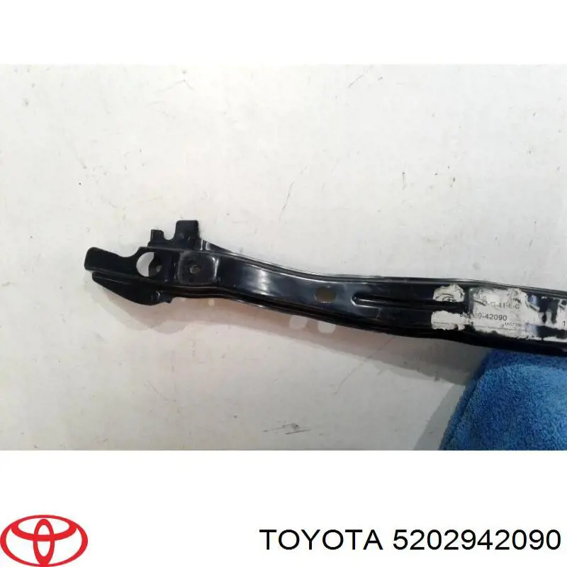 Підсилювач бампера переднього 5202942090 Toyota