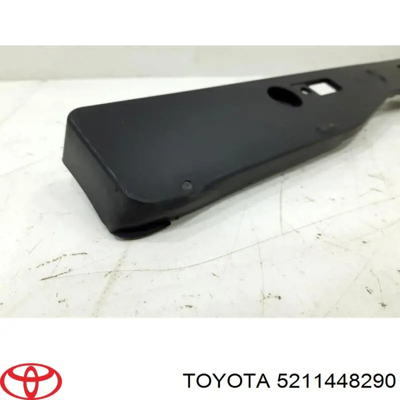 Купити 5211448290 Toyota Кронштейн переднього номерного знака