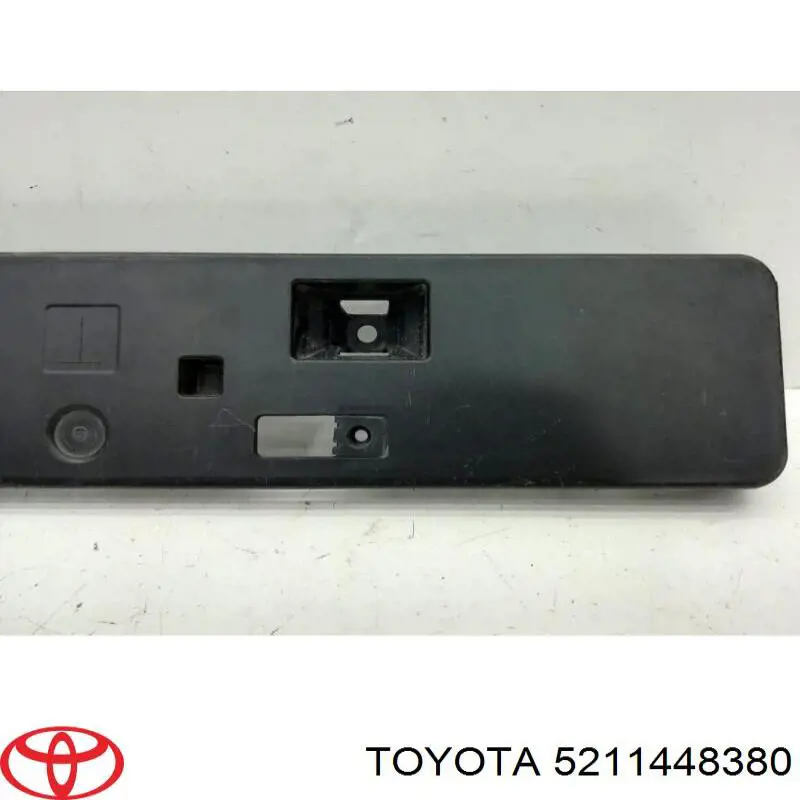 5211448380 Toyota панель кріплення номерного знака, переднього