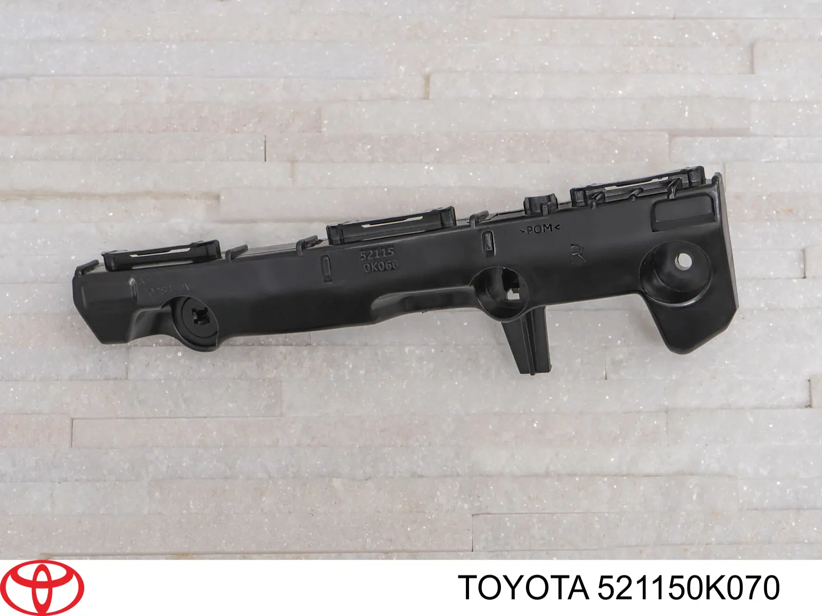 521150K070 Toyota Кронштейн бампера переднього, правий