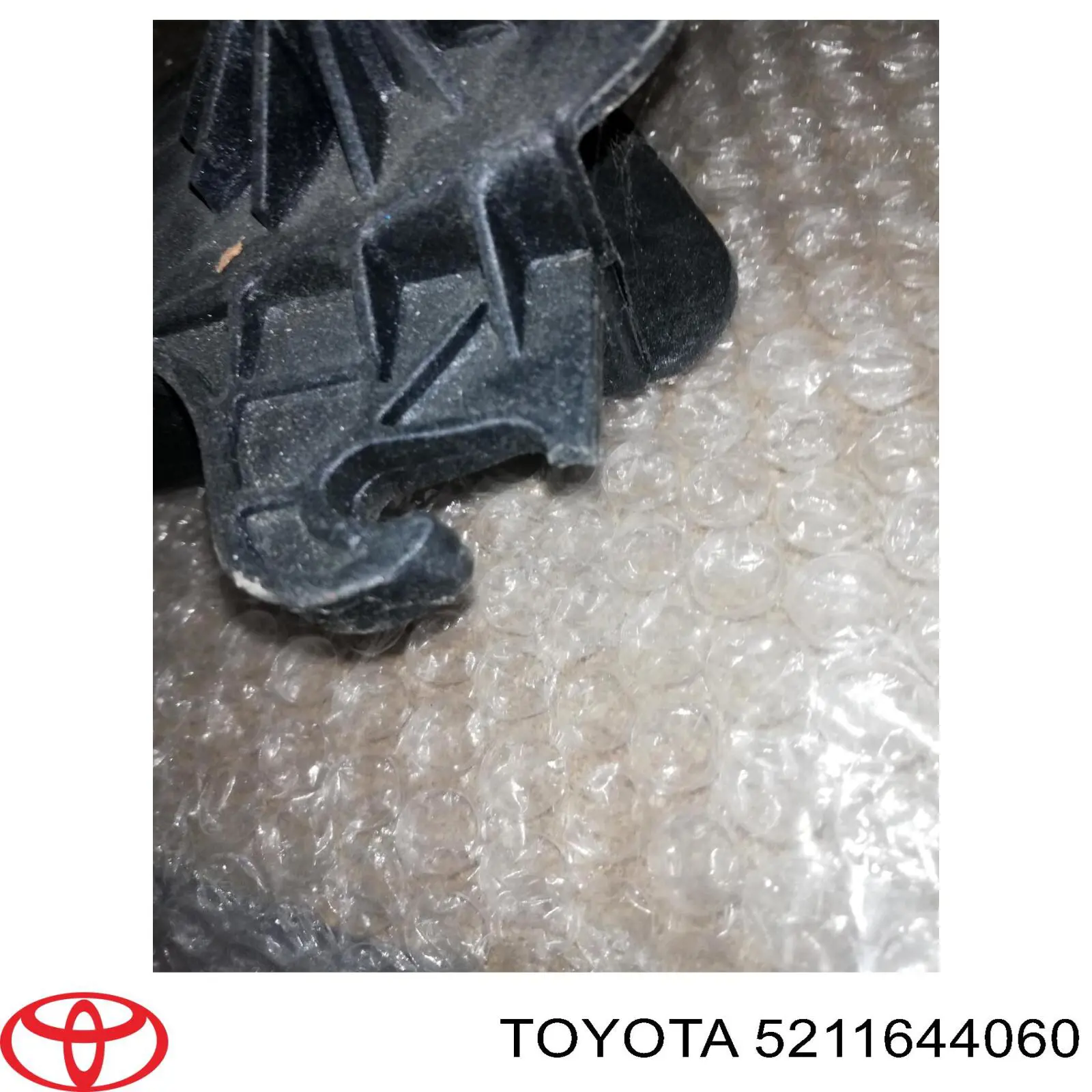 Кріплення бампера Toyota 5211644060 ціна, від 40.59 USD