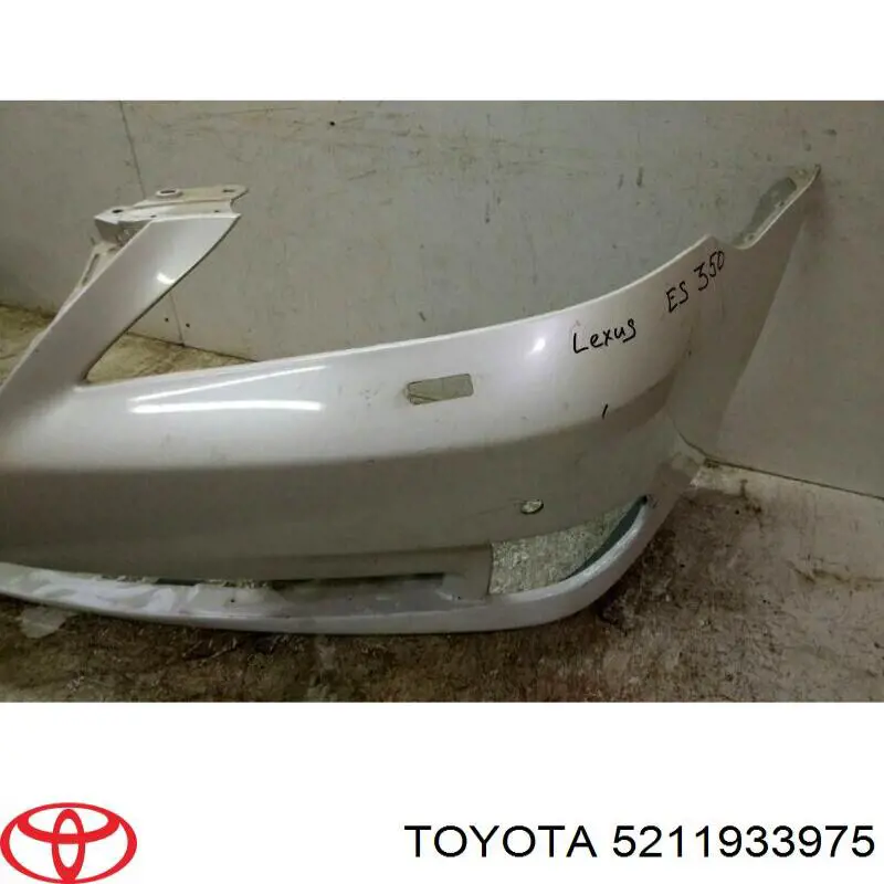 5211933975 Toyota Бампер передній в зборі
