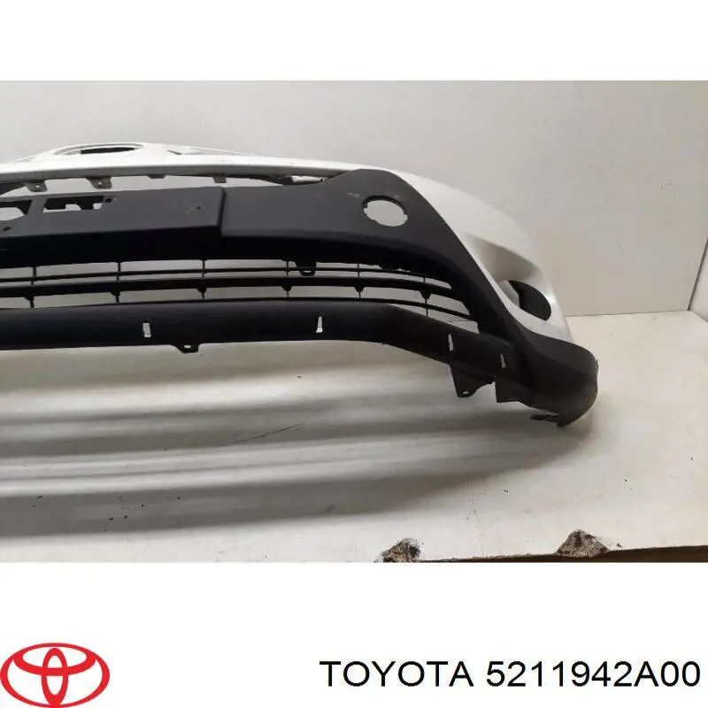 Передній бампер 5211942A00 Toyota