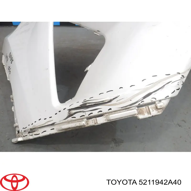 Передній бампер 5211942A40 Toyota