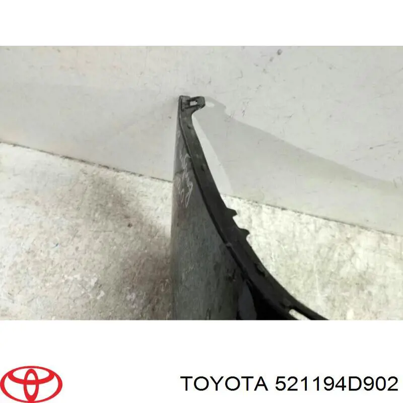 521194D902 Toyota Бампер передній в зборі