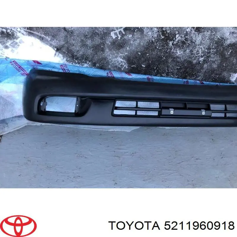 5211960918 Toyota Бампер передний (Омыватель фар)