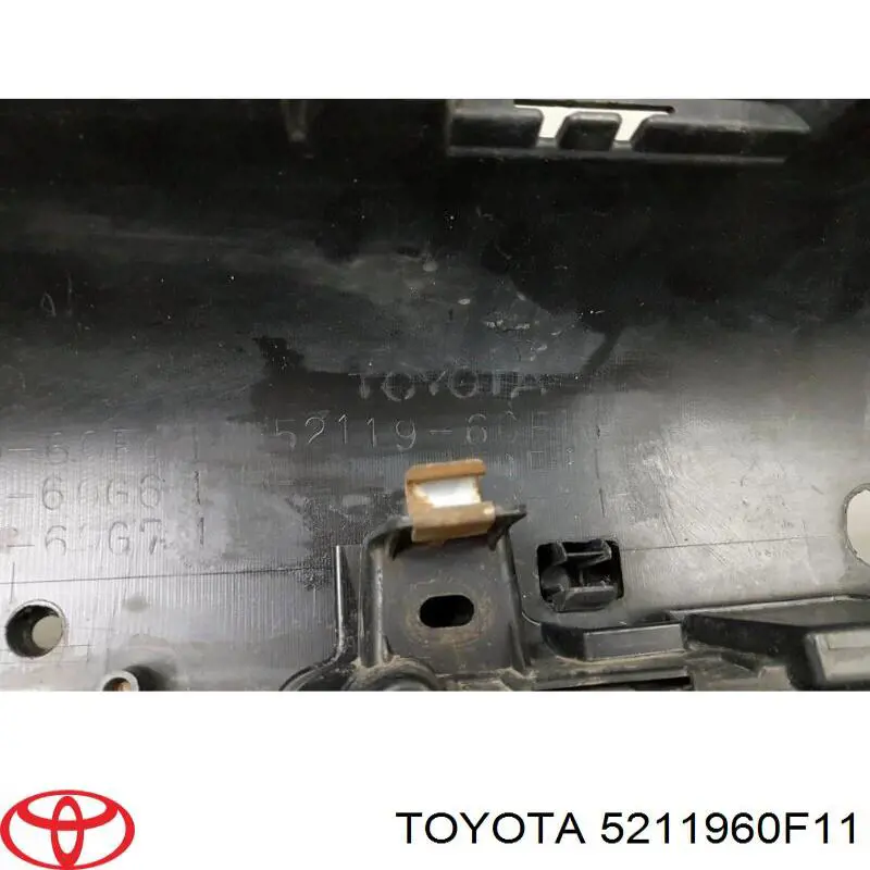 Передній бампер 5211960F11 Toyota
