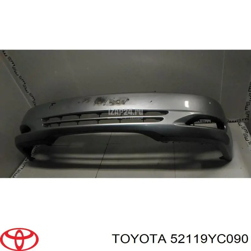 Передній бампер на Toyota Camry V30