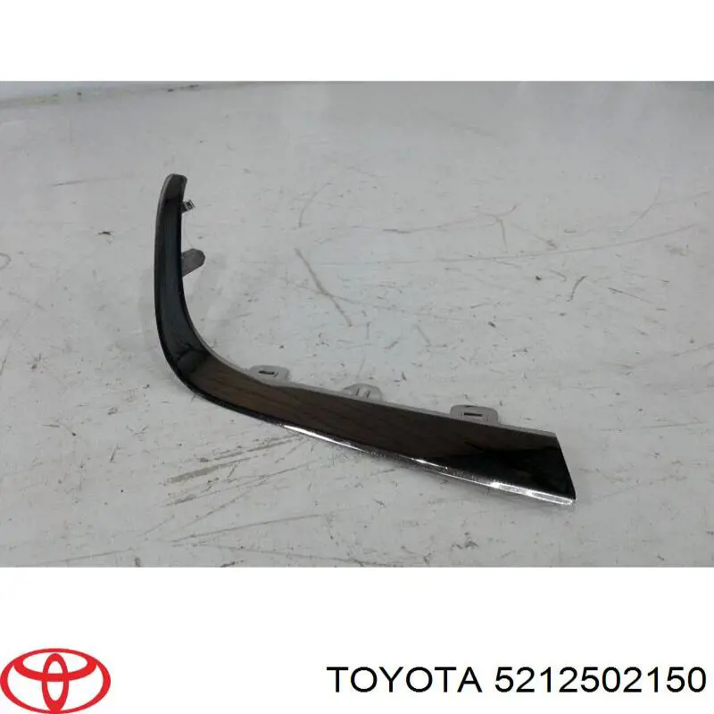 Ободок/окантовка фари противотуманной, правий Toyota Corolla (E18) (Тойота Королла)