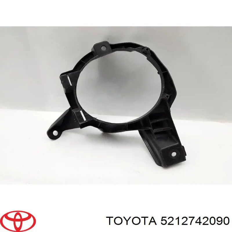 Обід (окантовка) фари противотуманної, правої Toyota 5212742090 ціна, від 17.07 USD