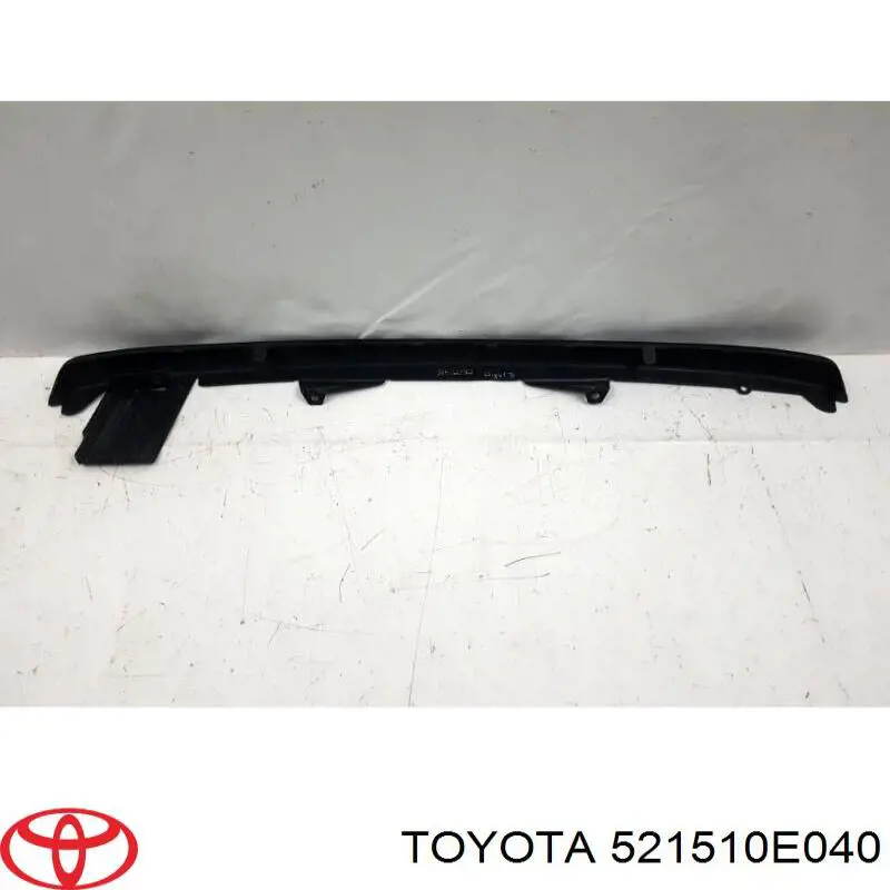 521510E040 Toyota Накладка бампера заднього