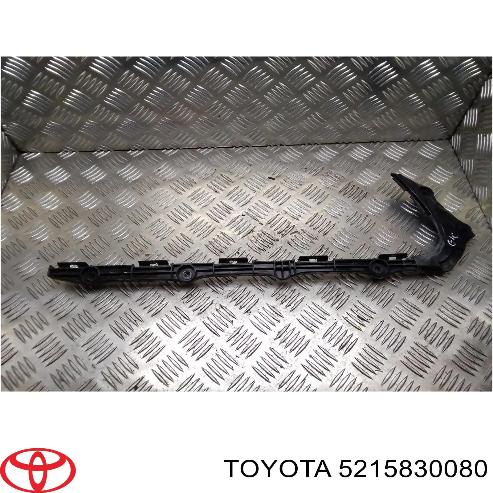 Купити 5215830080 Toyota Кронштейн бампера заднього, зовнішній лівий