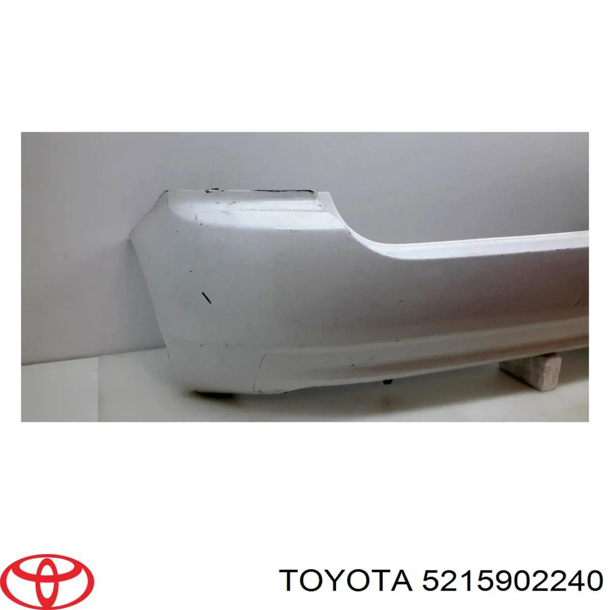 5215902240 Toyota бампер задній