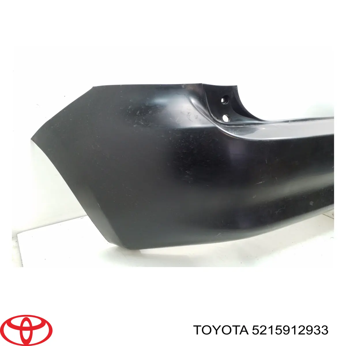  Задній бампер Toyota Auris 