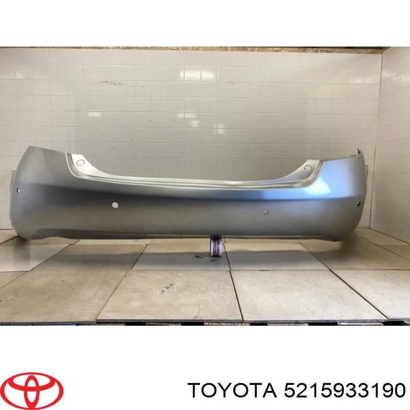 Задній бампер 5215933190 Toyota