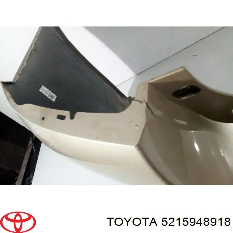 Задній бампер 5215948918 Toyota