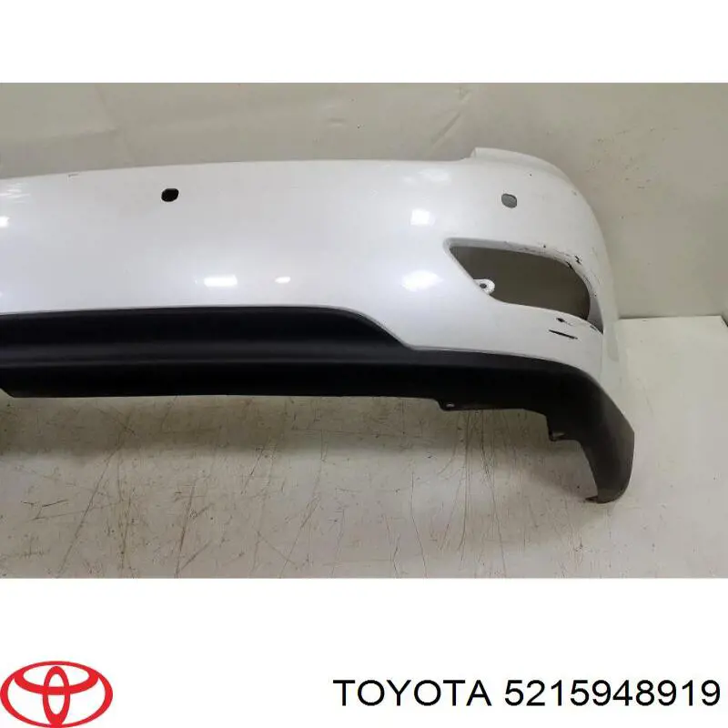 Задній бампер 5215948919 Toyota