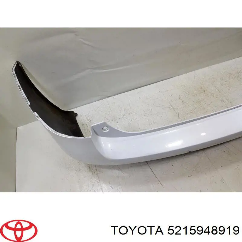 Бампер задній Toyota 5215948919