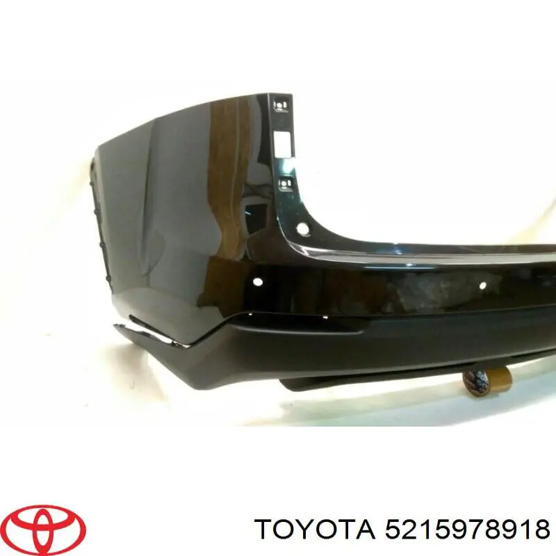 Задній бампер 5215978918 Toyota