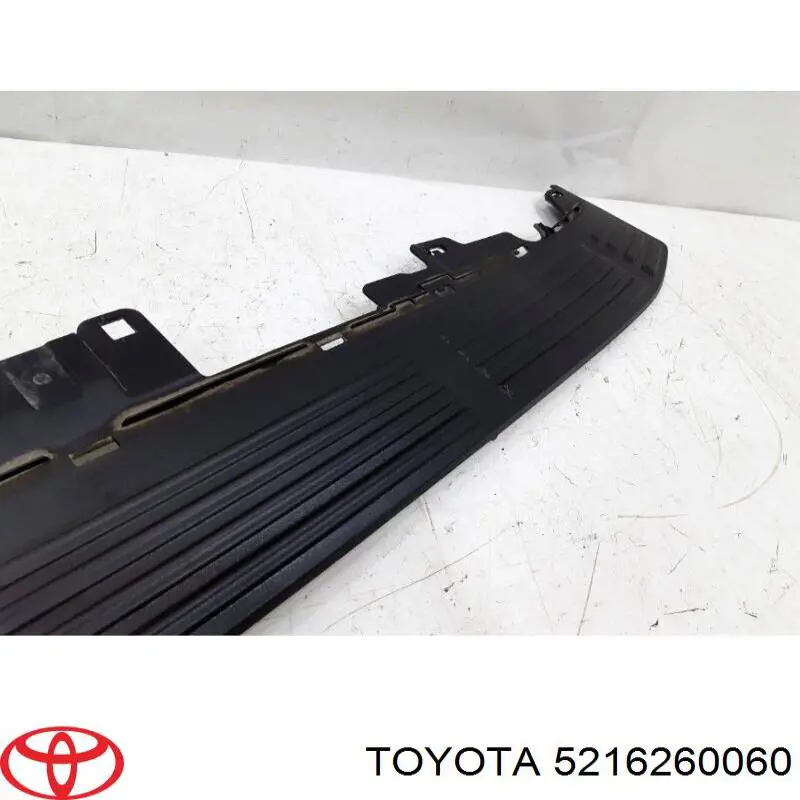 Накладка бампера заднього Toyota 5216260060 ціна, від 26.33 USD