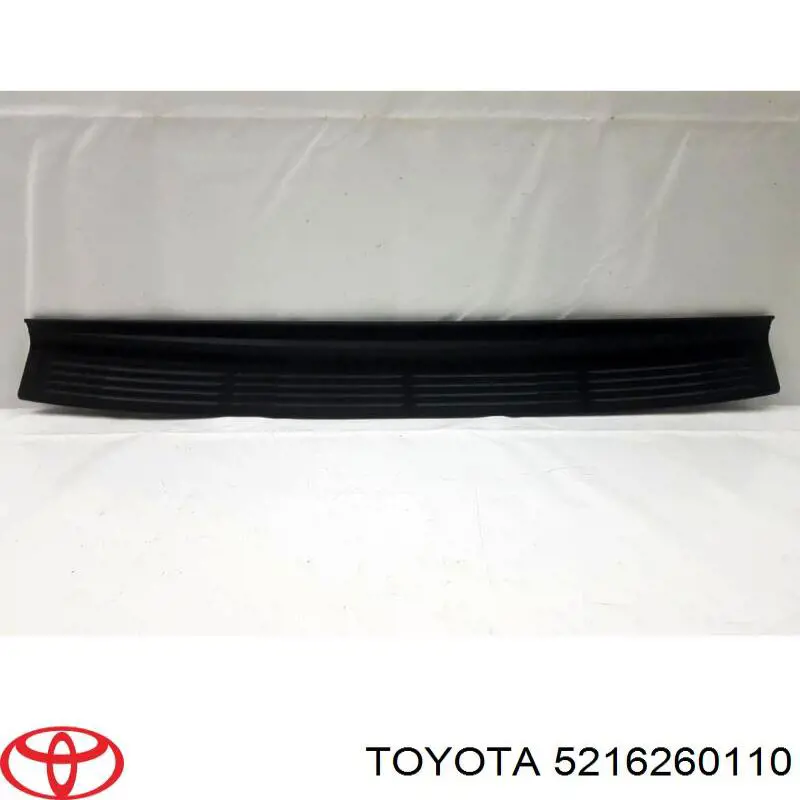 5216260110 Toyota Накладка бампера заднього, верхня захисна