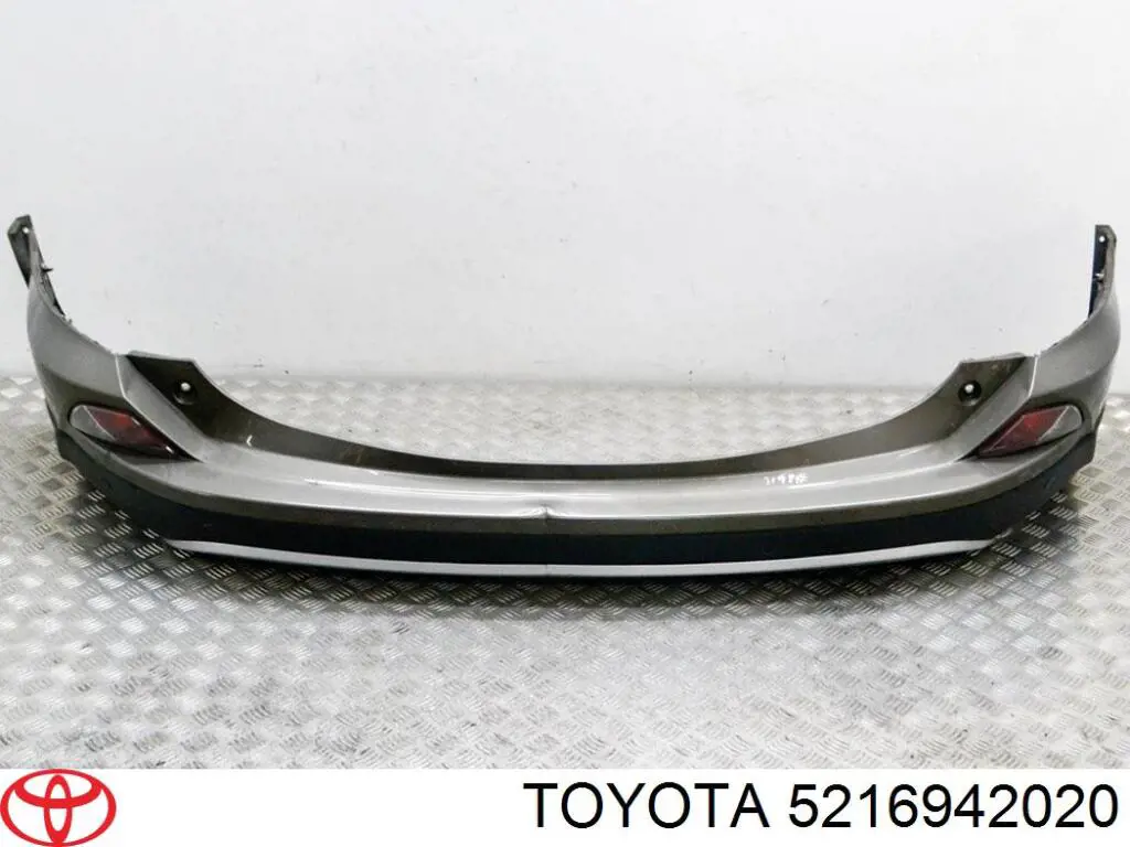 5216942020 Toyota бампер задній, нижня частина