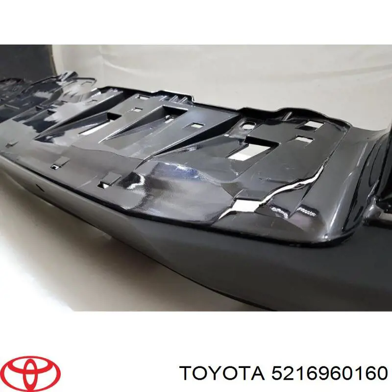 Купити 5216960160 Toyota Заглушка бампера буксирувального гака, задня