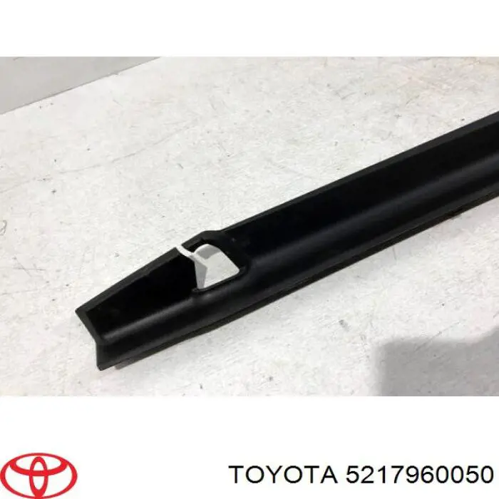 Накладка бампера заднього, верхня захисна (сходинка-підніжка) Toyota 5217960050 ціна, від 12.70 USD