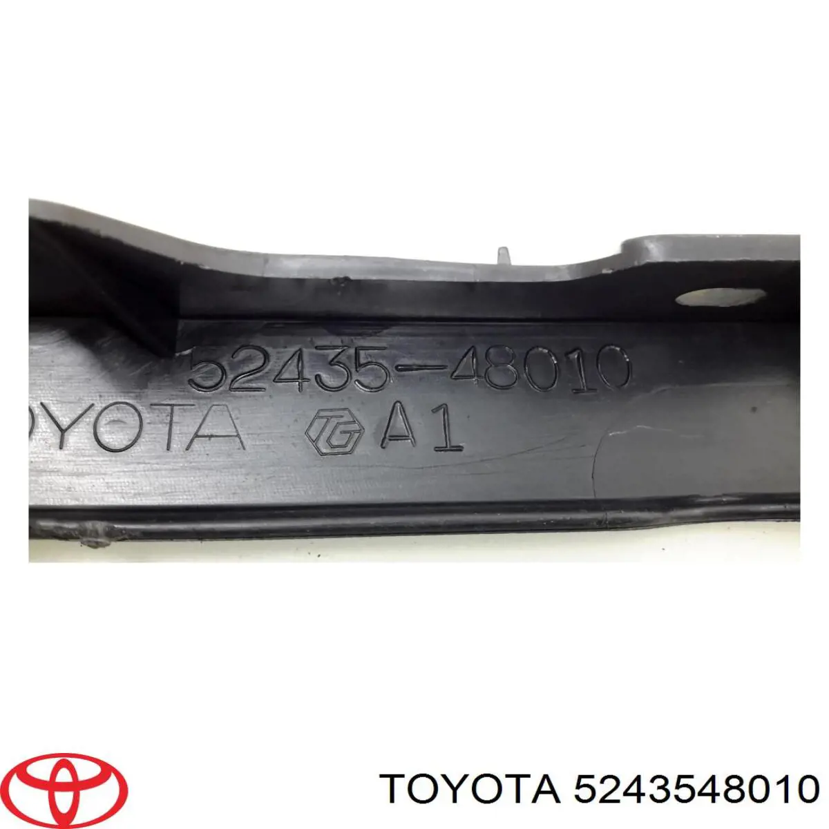 5243548010 Toyota накладка бампера переднього