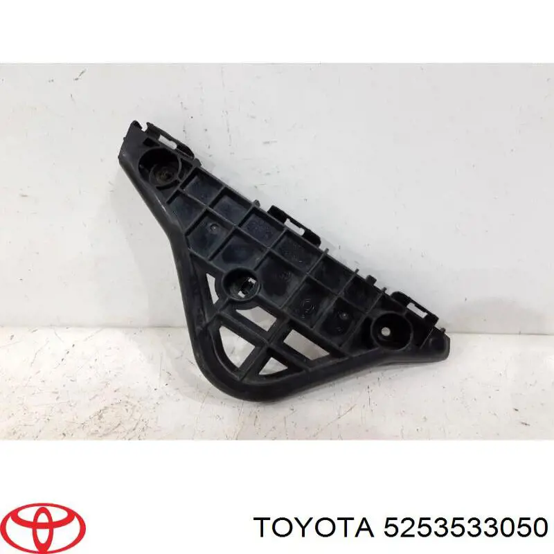 Купити 5253533050 Toyota Кронштейн бампера переднього, зовнішній правий