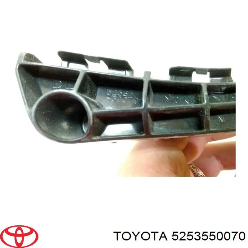 Купити 5253550070 Toyota Кронштейн бампера переднього, правий