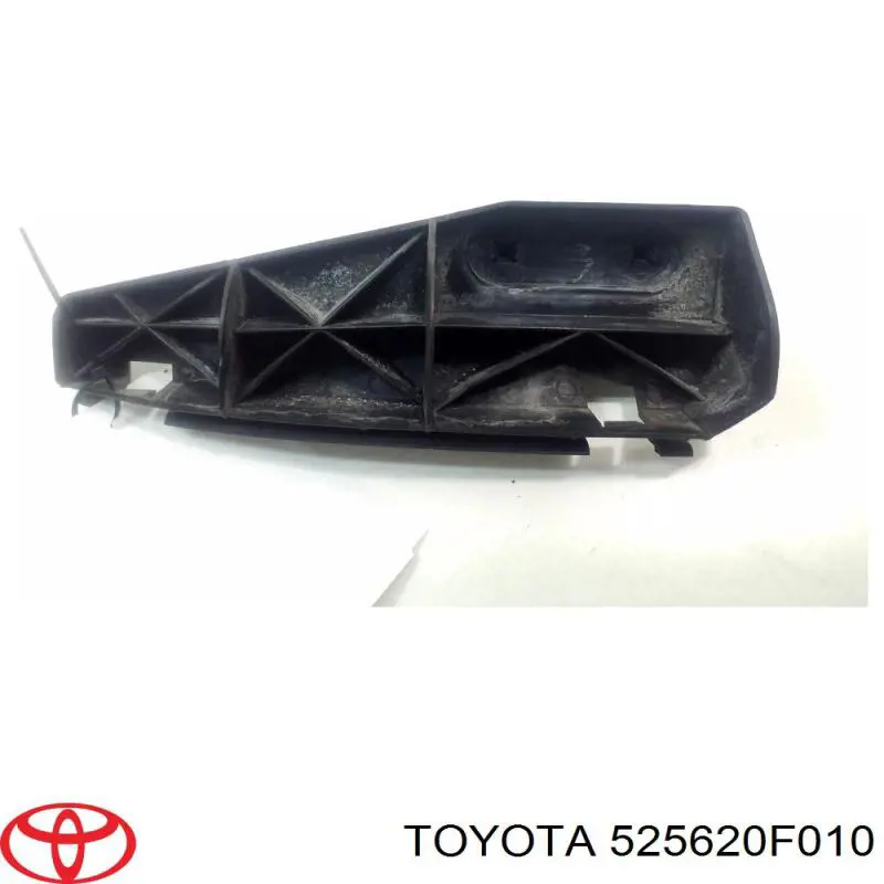 525620F010 Toyota Кронштейн бампера заднього, правий