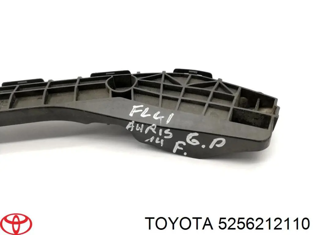 Купити 5256212110 Toyota Кронштейн бампера заднього, правий