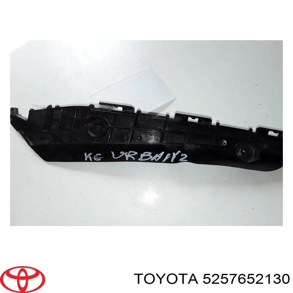 5257652130 Toyota Лівий кронштейн заднього бампера