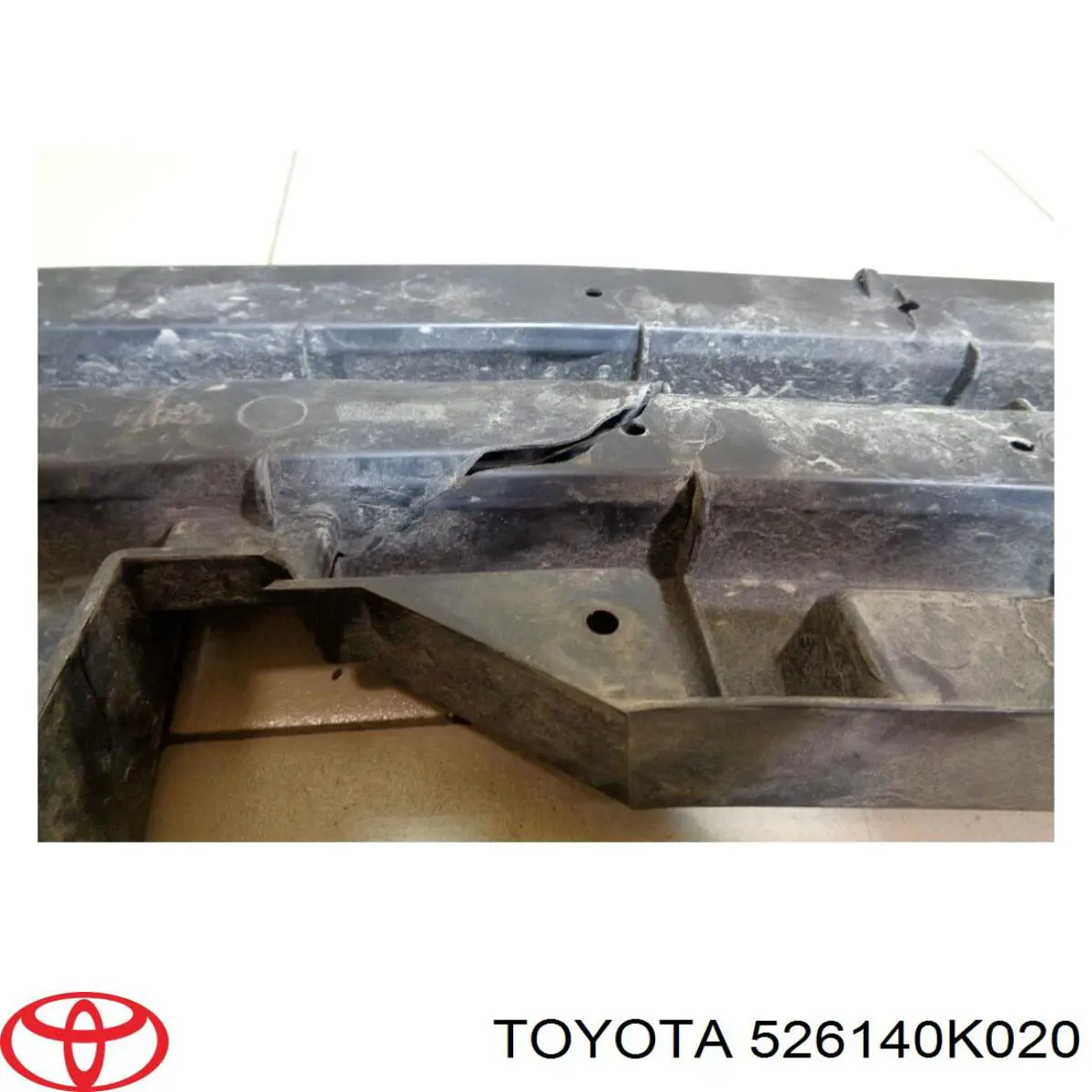 526140K020 Toyota Наповнювач бампера переднього