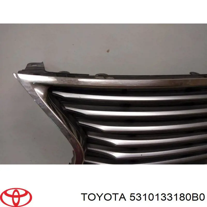 5310133180B0 Toyota решітка радіатора