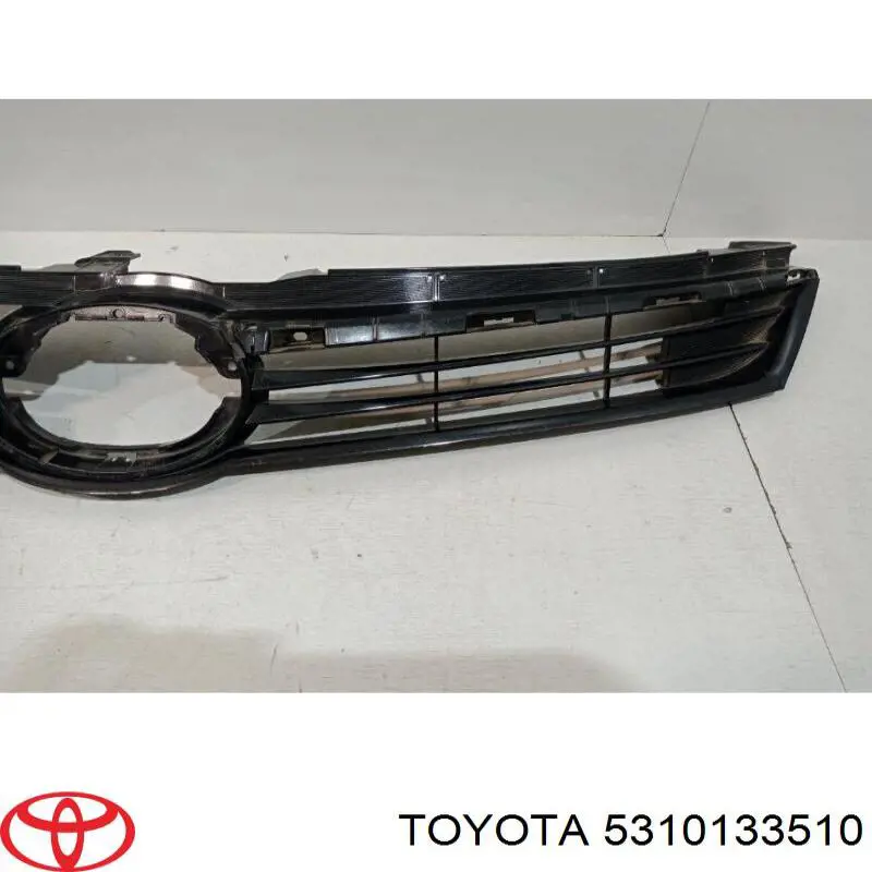 5310133510 Toyota Решітка радіатора