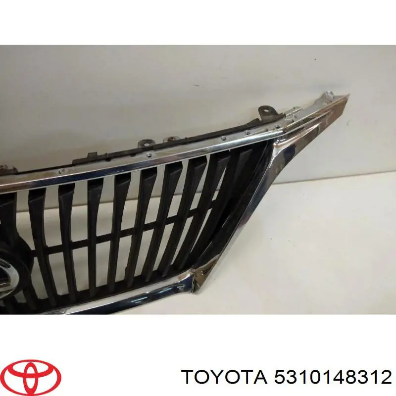 Решітка радіатора 5310148312 Toyota