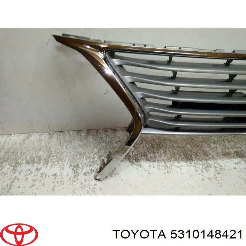 Решітка радіатора 5310148421 Toyota