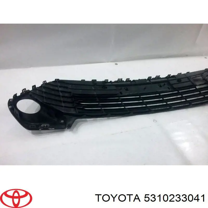 5310233041 Toyota Решітка радіатора