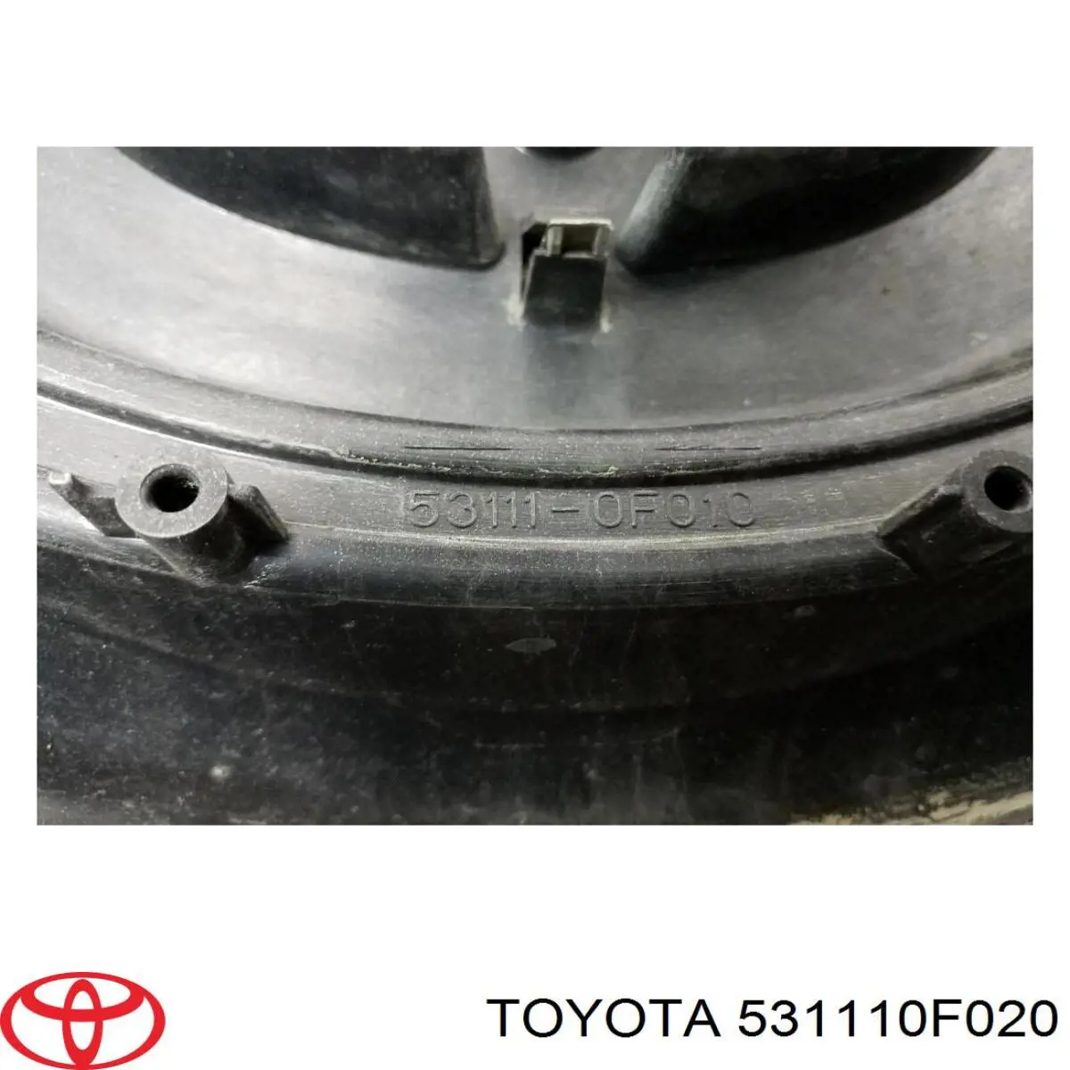 531110F020 Toyota Решітка радіатора