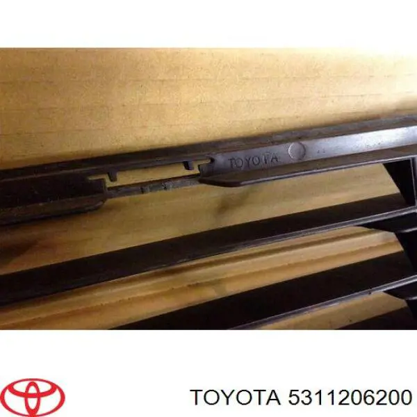 Купити 5311206200 Toyota Решітка переднього бампера, центральна