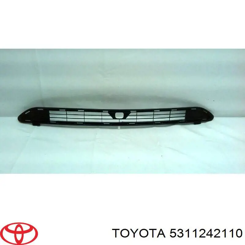 5311242110 Toyota Решітка переднього бампера, верхня