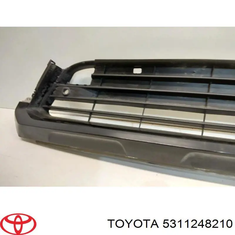 Купити 5311248210 Toyota Решітка переднього бампера, центральна