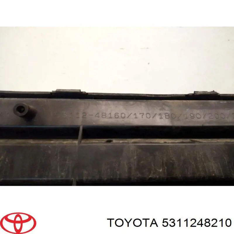 Решітка переднього бампера, центральна 5311248210 Toyota