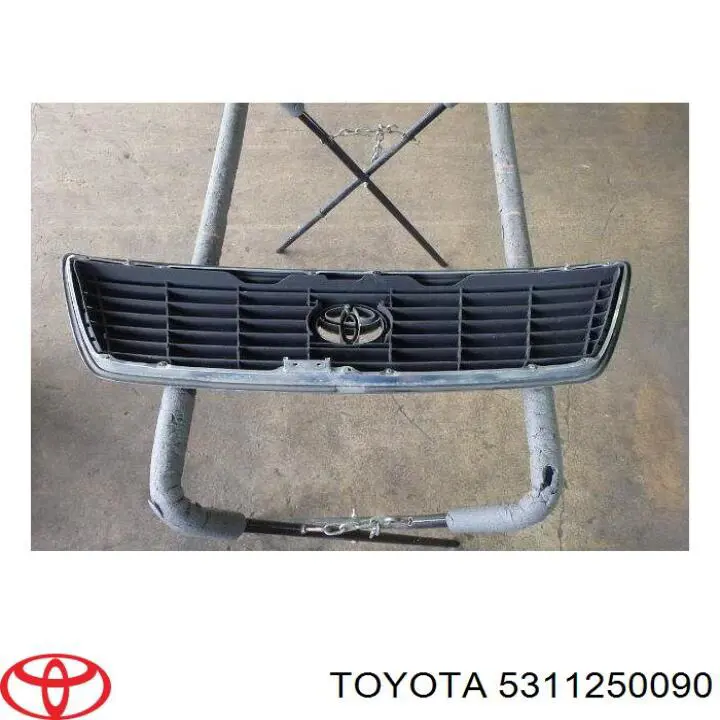 Облицювання радіатора Toyota 5311250090 ціна, від 171.04 USD