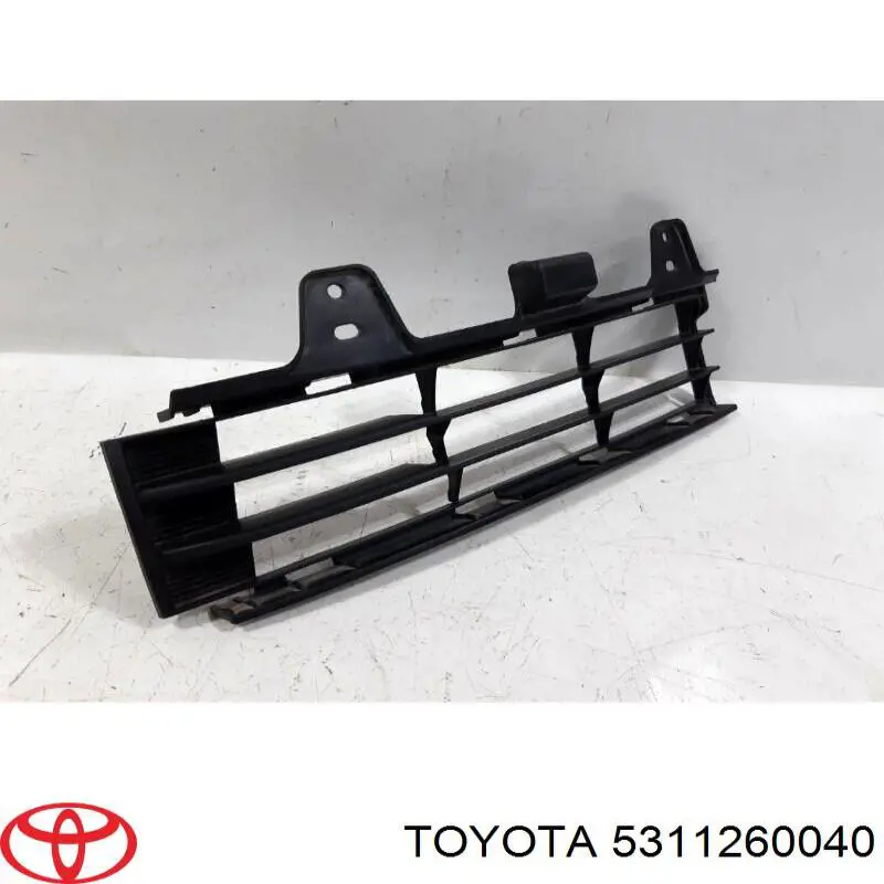 Решітка переднього бампера, права Toyota 5311260040 ціна, від 19.26 USD