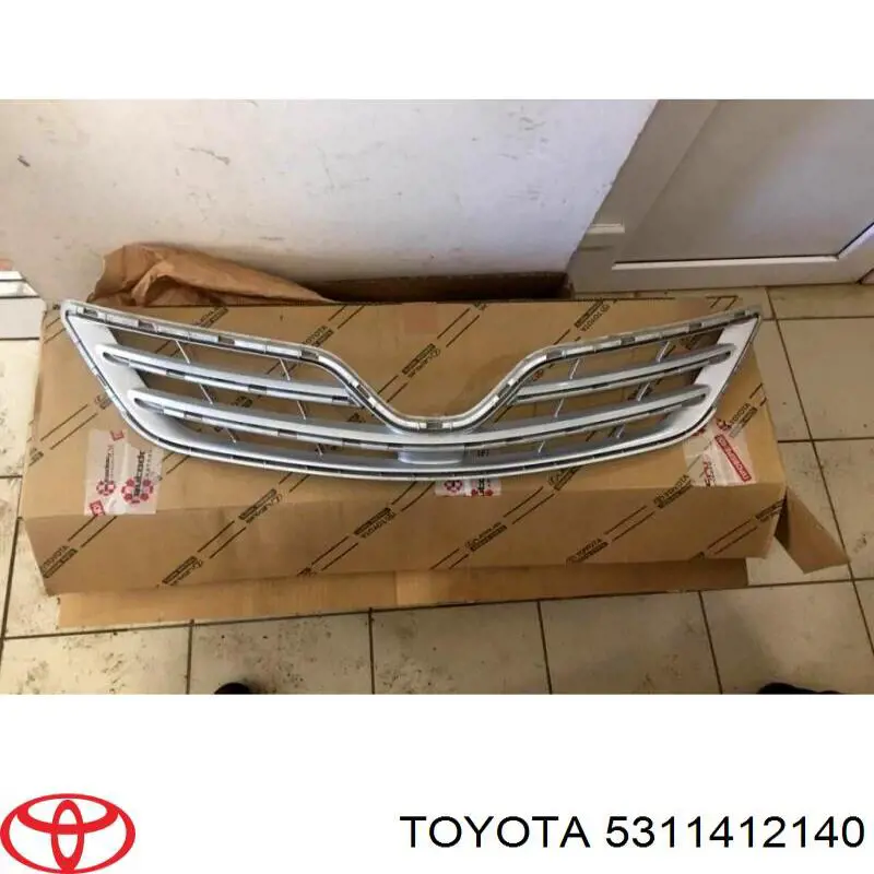 Купити 5311412140 Toyota Захисна решітка радіатора